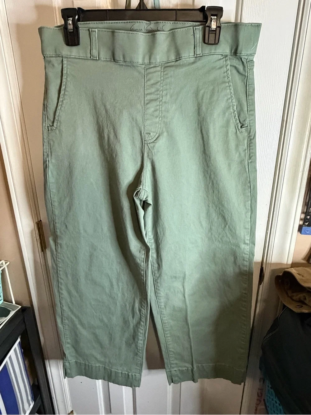 Gloria Vanderbilt Women's Cropped Pants in Sage Green